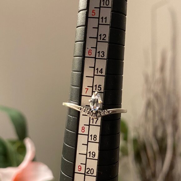 Pandora wishbone tiara ring - 7.5 size - Picture 1 of 8